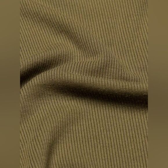 Wilfred Free | Go-to T-shirt | Olive Green Ribbed Crop Top - Picture 7 of 8